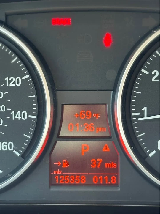 2009 BMW E90 3 Series Sedan - Image 10 of 11