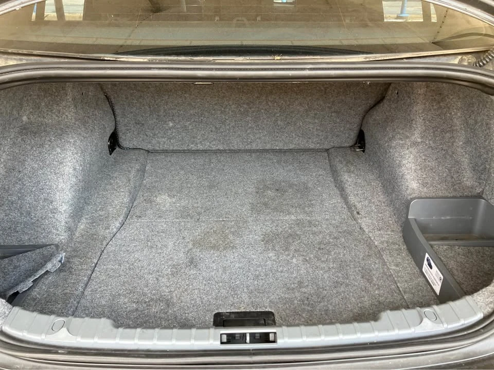2009 BMW E90 3 Series Sedan - Image 4 of 11