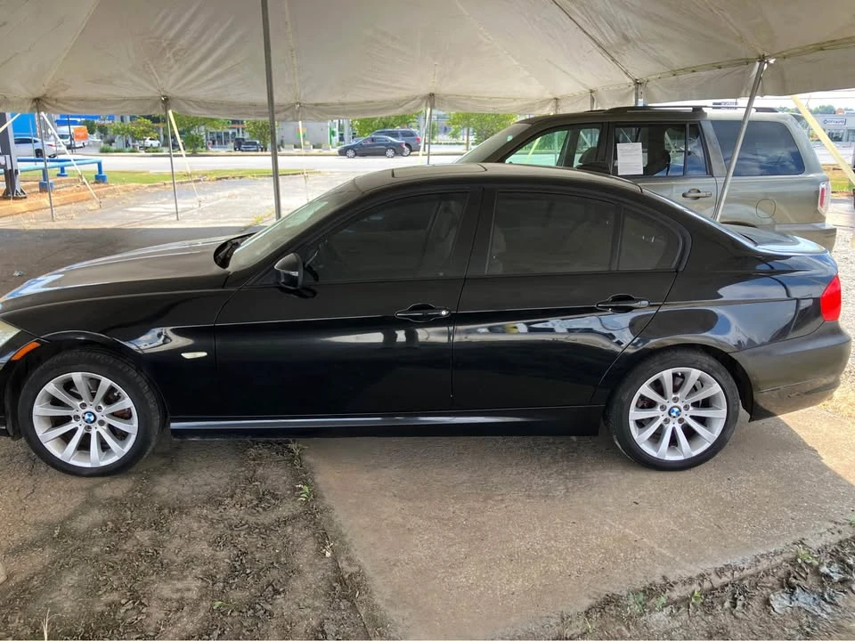 2009 BMW E90 3 Series Sedan - Image 2 of 11