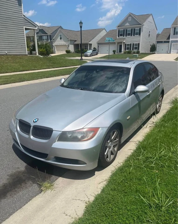 2009 BMW E90 3 Series Sedan - Image 2 of 4