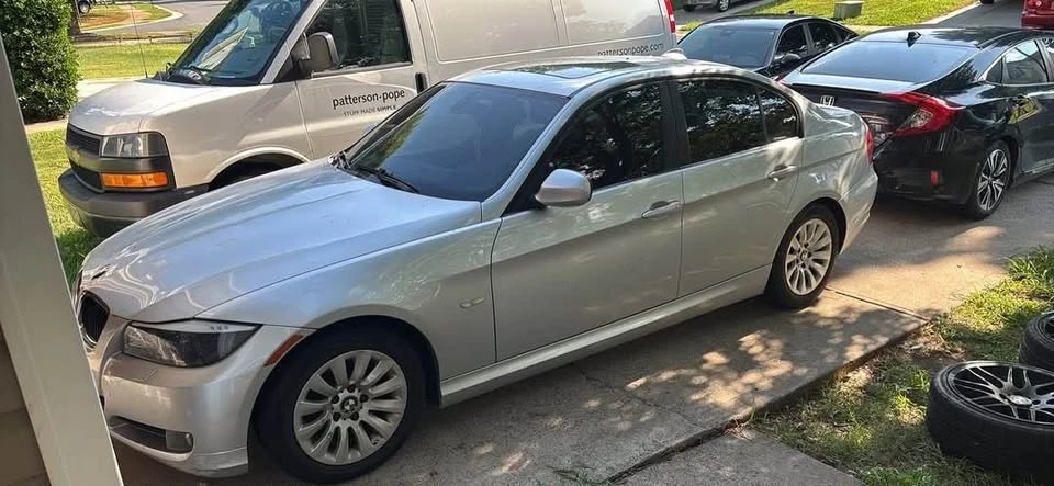 2009 BMW E90 3 Series Sedan - Image 2 of 8