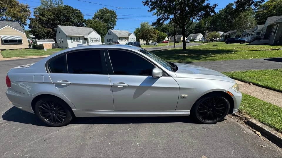 2009 BMW E90 3 Series Sedan - Image 6 of 15