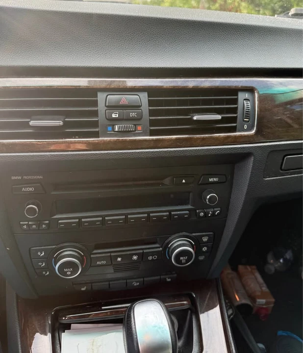 2009 BMW E90 3 Series Sedan - Image 7 of 7
