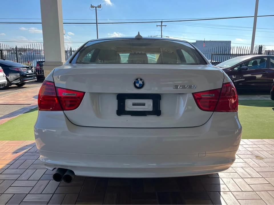 2009 BMW E90 3 Series Sedan - Image 6 of 10