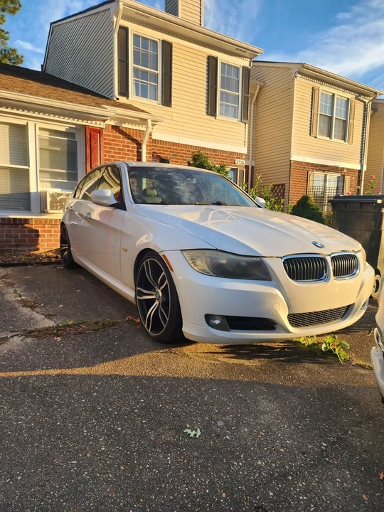 2009 BMW E90 3 Series Sedan - Image 4 of 6