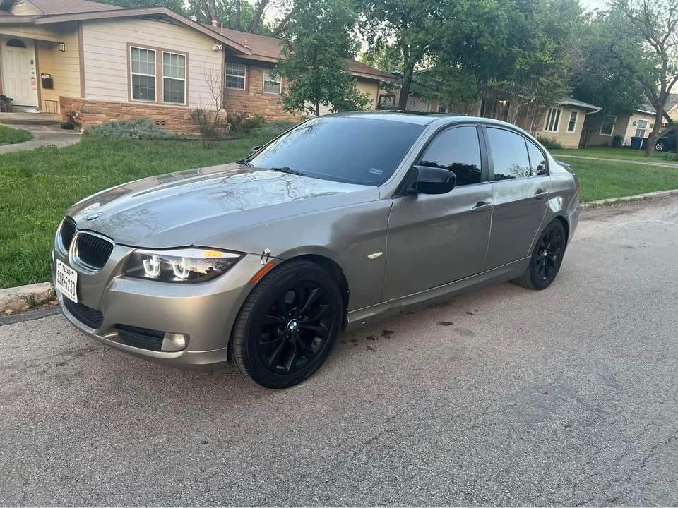 2009 BMW E90 3 Series Sedan - Image 2 of 10