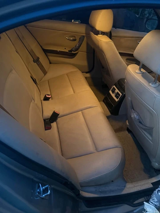 2009 BMW E90 3 Series Sedan - Image 7 of 10