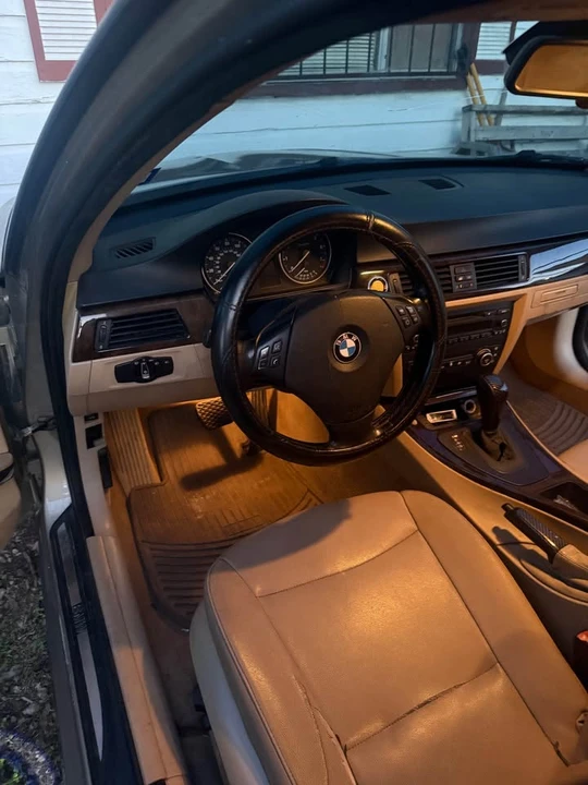 2009 BMW E90 3 Series Sedan - Image 5 of 10