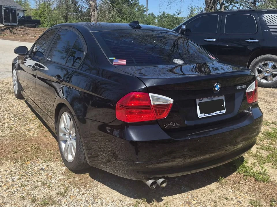 2009 BMW E90 3 Series Sedan - Image 2 of 6