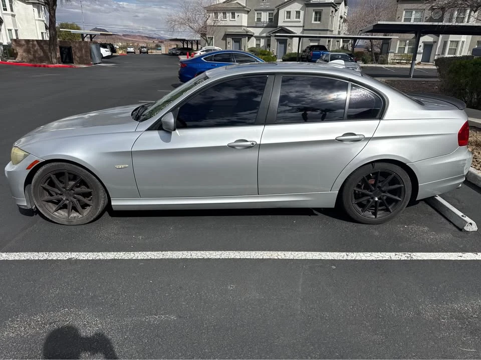 2009 BMW E90 3 Series Sedan - Image 3 of 5
