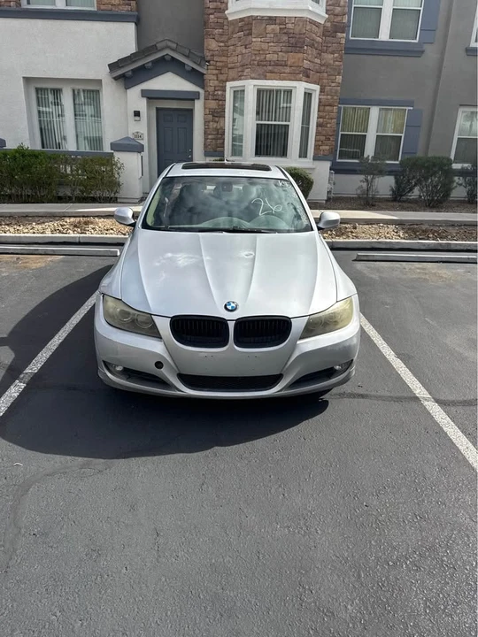 2009 BMW E90 3 Series Sedan - Image 2 of 5