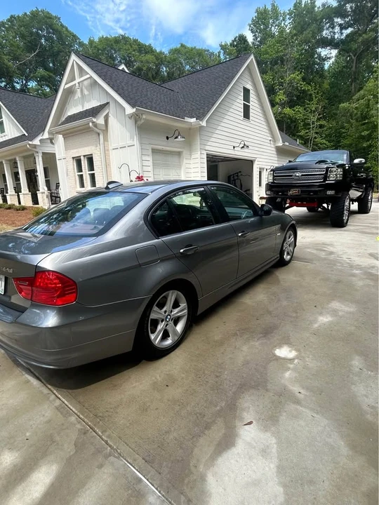 2009 BMW E90 3 Series Sedan - Image 2 of 9