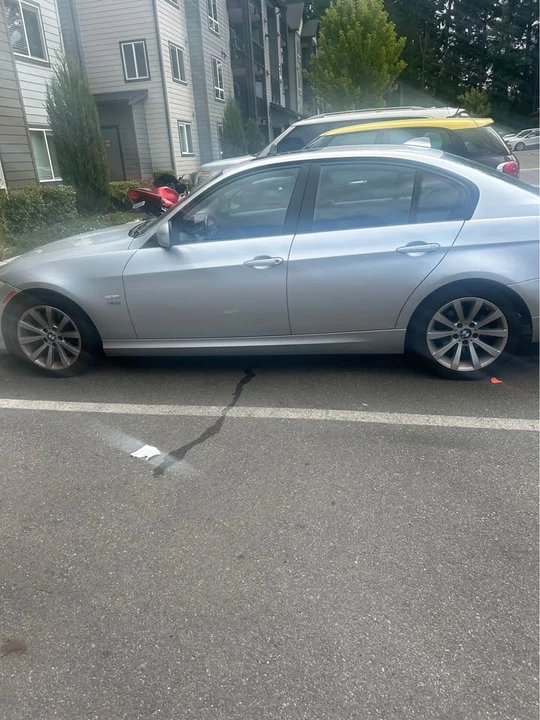 2009 BMW E90 3 Series Sedan - Image 6 of 11