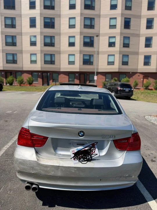 2009 BMW E90 3 Series Sedan - Image 7 of 11