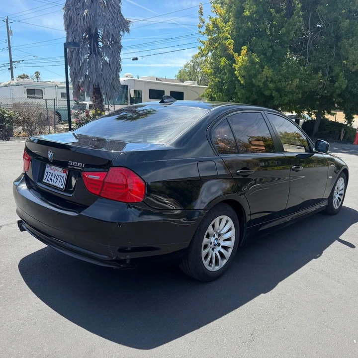 2009 BMW E90 3 Series Sedan - Image 5 of 13