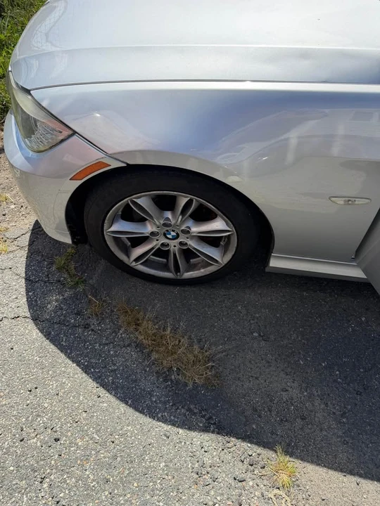 2009 BMW E90 3 Series Sedan - Image 10 of 11