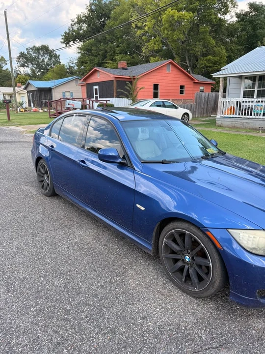 2009 BMW E90 3 Series Sedan - Image 3 of 10