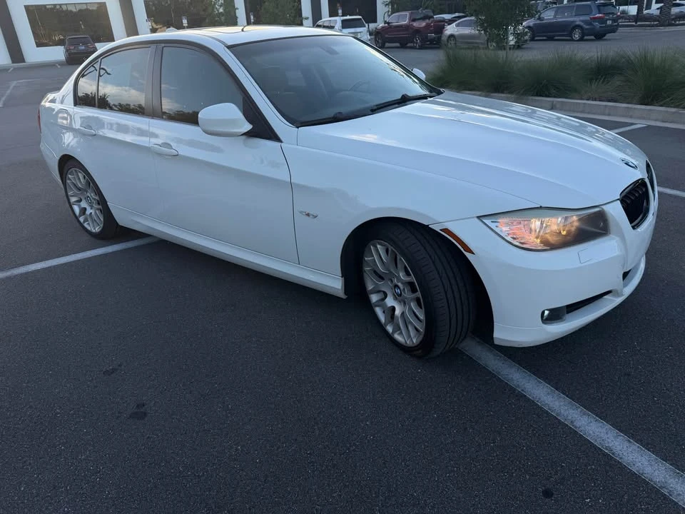 2009 BMW E90 3 Series Sedan - Image 5 of 8