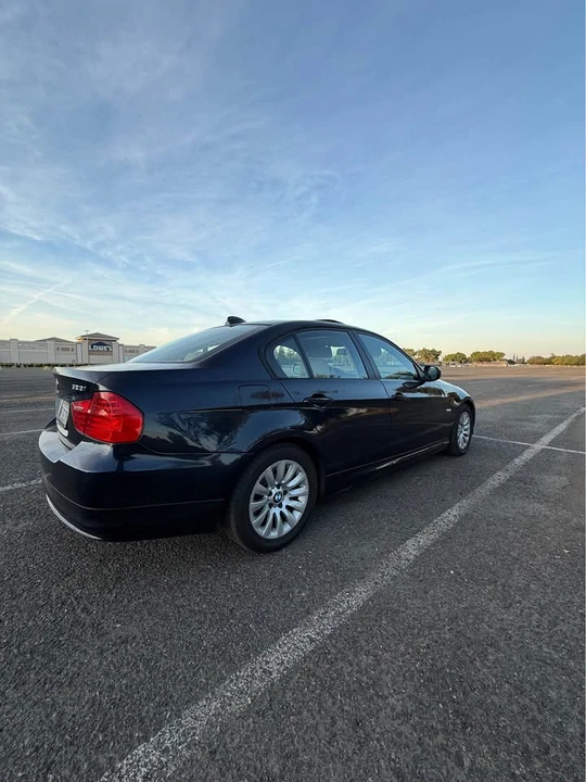 2009 BMW E90 3 Series Sedan - Image 5 of 7