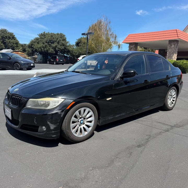 2009 BMW E90 3 Series Sedan - Image 2 of 13