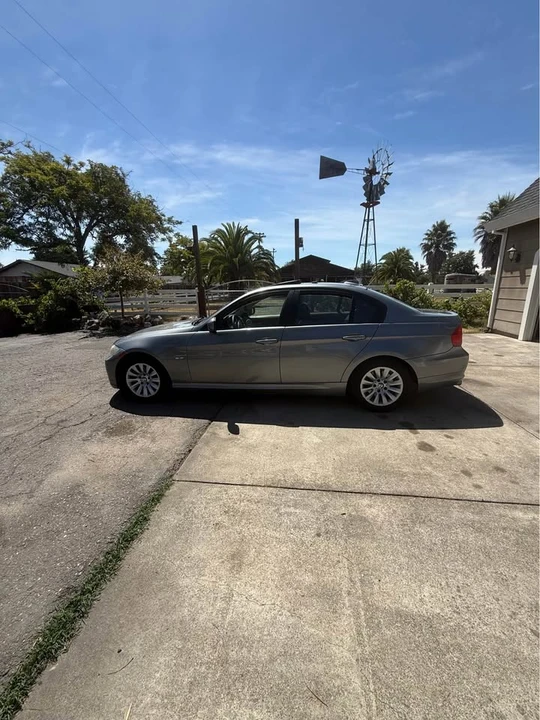 2009 BMW E90 3 Series Sedan - Image 5 of 6