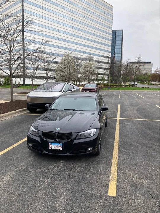 2009 BMW E90 3 Series Sedan - Image 12 of 15