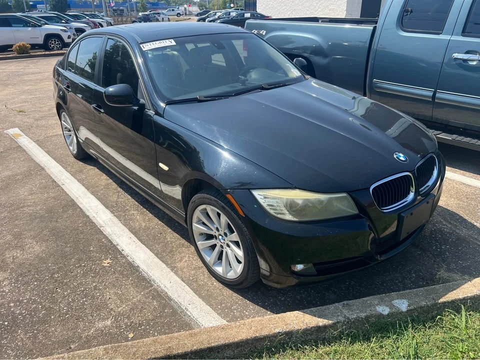2009 BMW E90 3 Series Sedan - Image 2 of 10