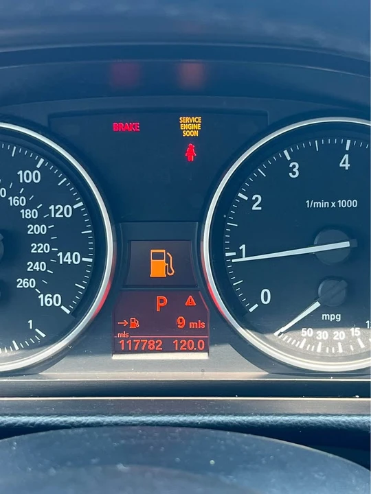 2009 BMW E90 3 Series Sedan - Image 9 of 10