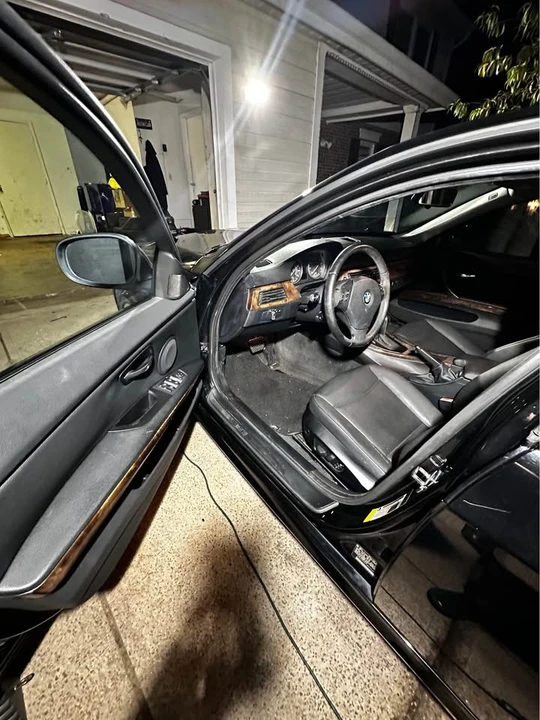 2009 BMW E90 3 Series Sedan - Image 6 of 9