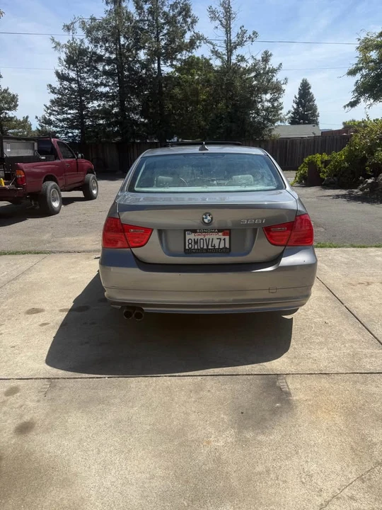 2009 BMW E90 3 Series Sedan - Image 3 of 6