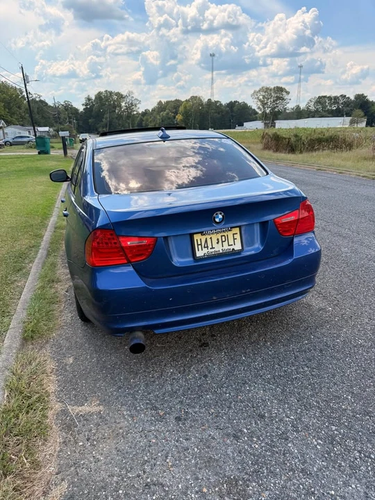 2009 BMW E90 3 Series Sedan - Image 2 of 10