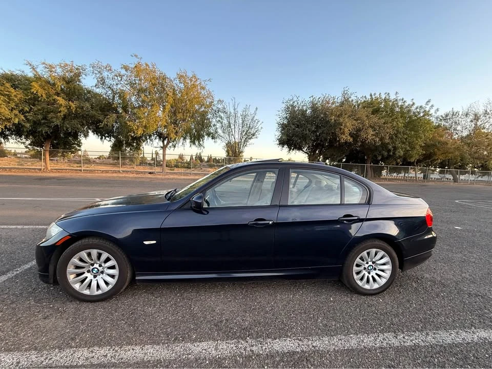 2009 BMW E90 3 Series Sedan - Image 3 of 7