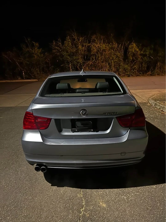 2009 BMW E90 3 Series Sedan - Image 8 of 19