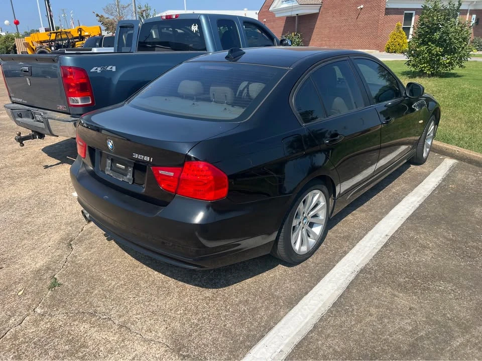 2009 BMW E90 3 Series Sedan - Image 3 of 10