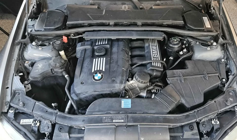 2009 BMW E90 3 Series Sedan - Image 13 of 14