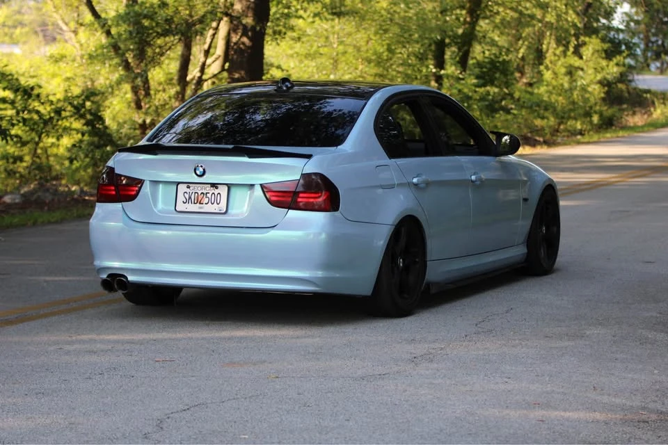 2009 BMW E90 3 Series Sedan - Image 3 of 4
