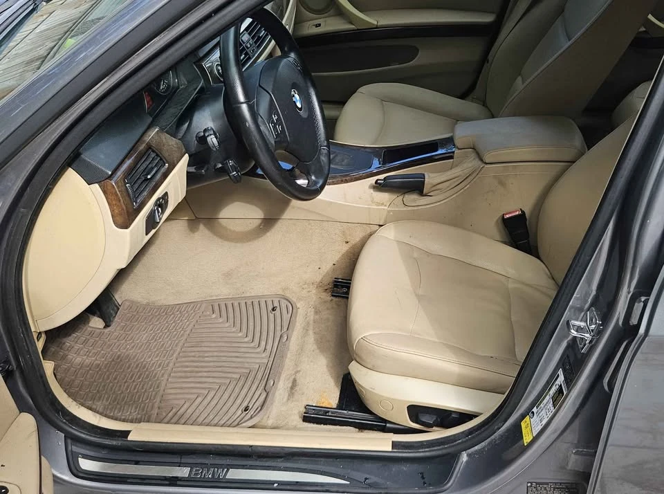 2009 BMW E90 3 Series Sedan - Image 9 of 14