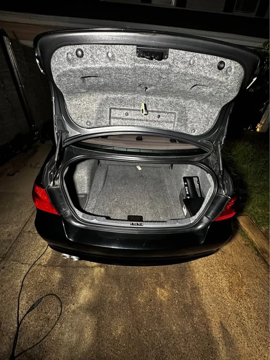 2009 BMW E90 3 Series Sedan - Image 4 of 9