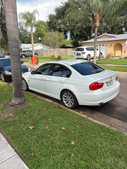 2009 BMW E90 3 Series Sedan - Image 4 of 7