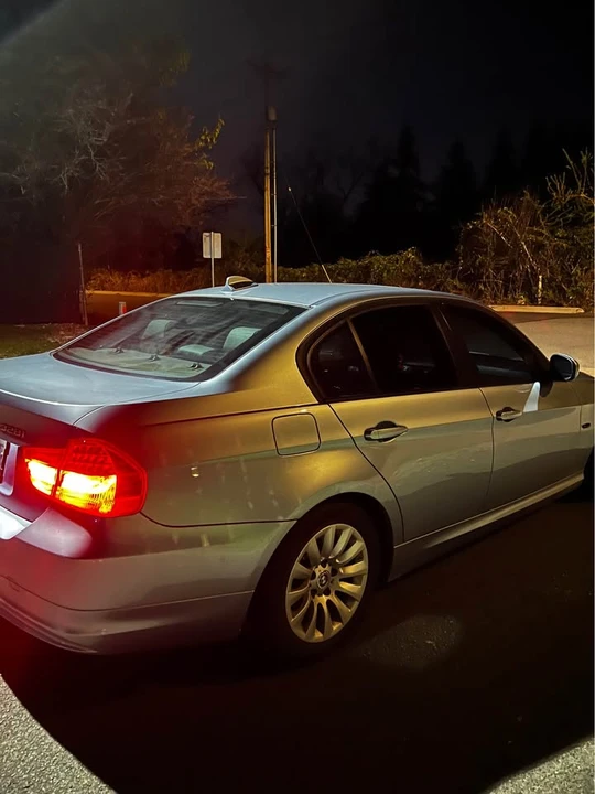 2009 BMW E90 3 Series Sedan - Image 10 of 19