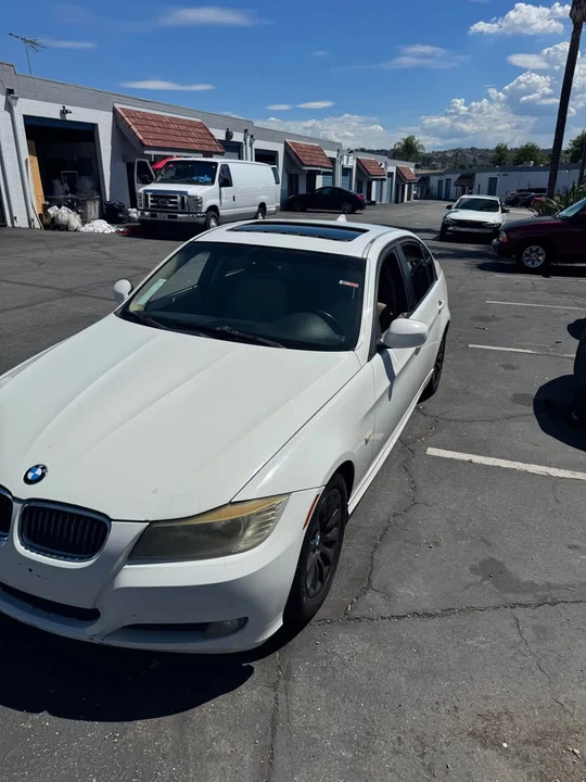 2009 BMW E90 3 Series Sedan - Image 2 of 10