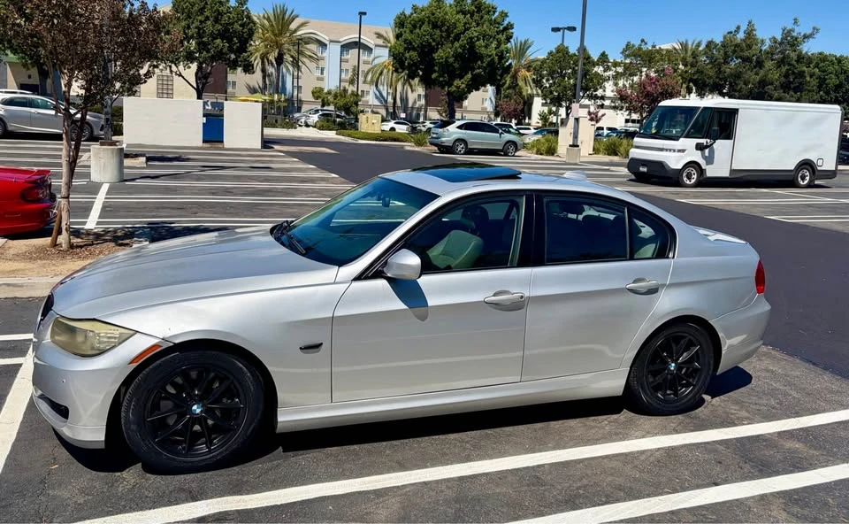 2009 BMW E90 3 Series Sedan - Image 3 of 7