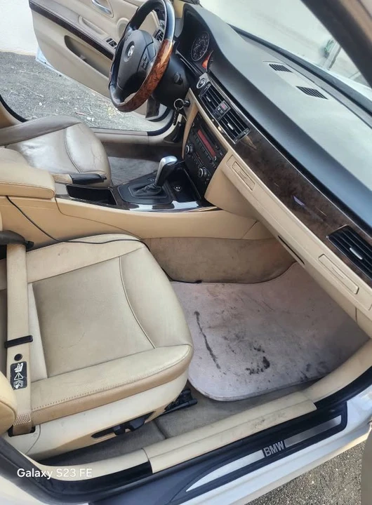 2009 BMW E90 3 Series Sedan - Image 15 of 20