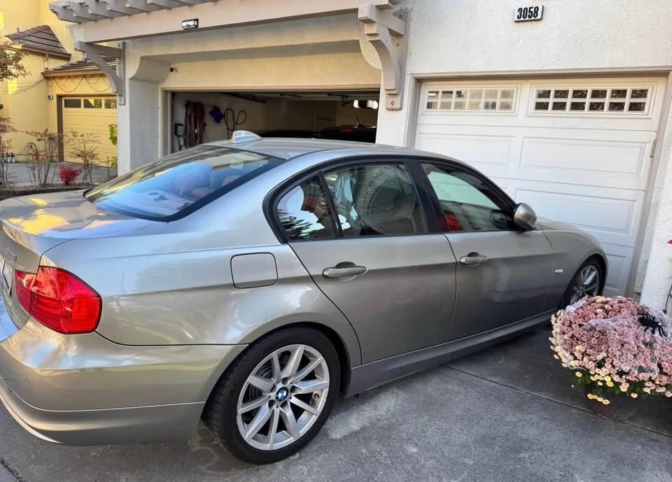 2009 BMW E90 3 Series Sedan - Image 2 of 7