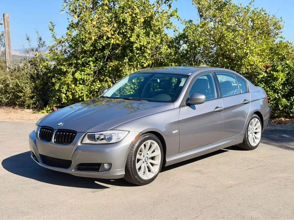 2009 BMW E90 3 Series Sedan - Image 2 of 10