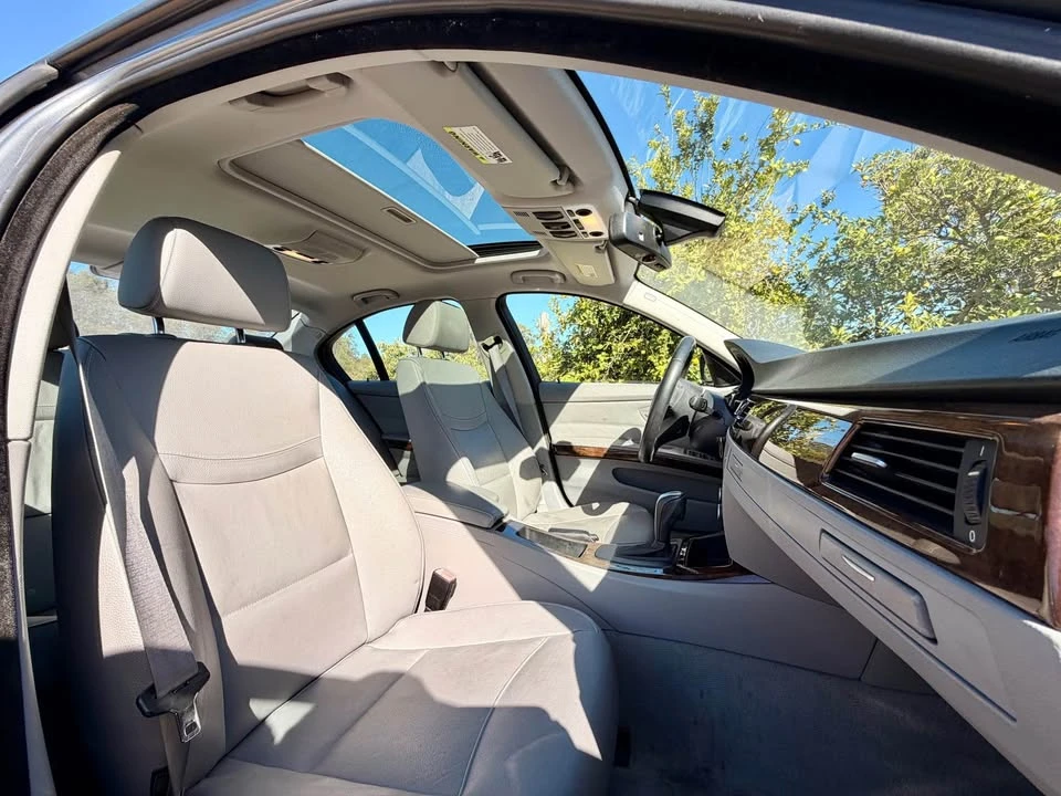 2009 BMW E90 3 Series Sedan - Image 5 of 10