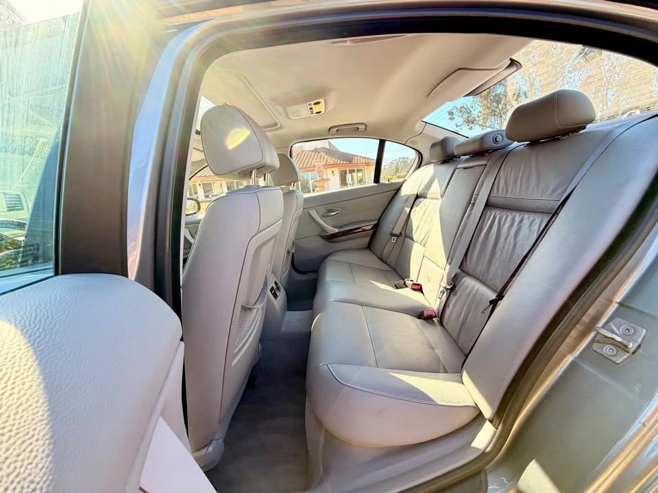 2009 BMW E90 3 Series Sedan - Image 8 of 10