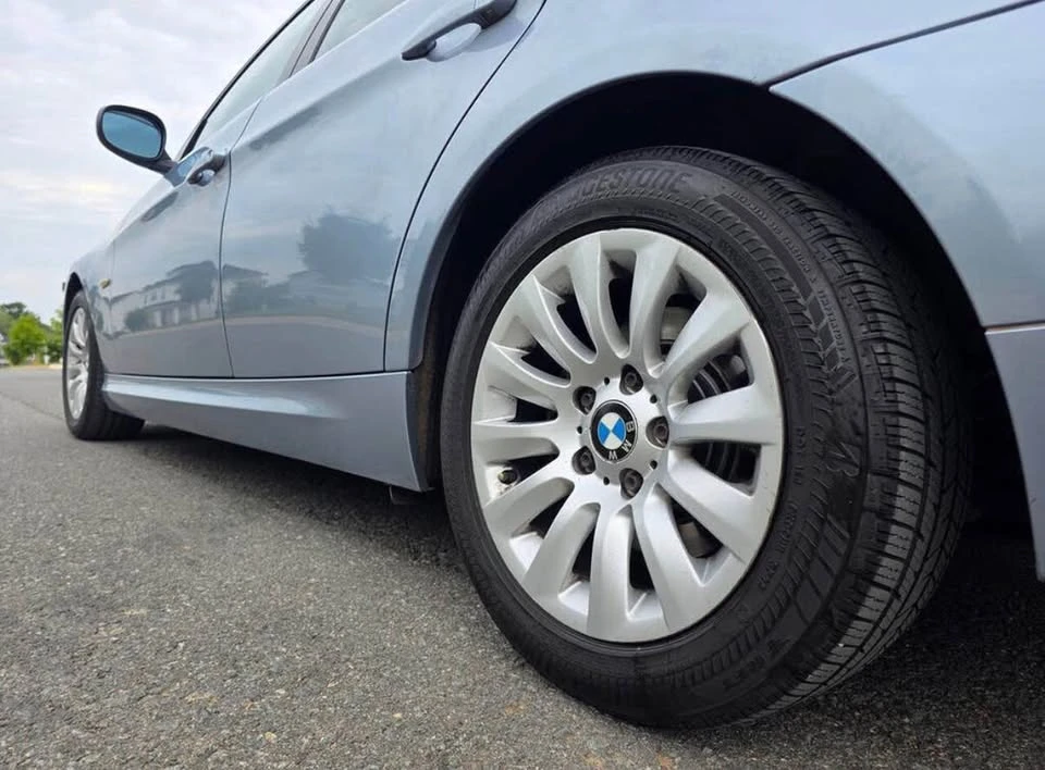 2009 BMW E90 3 Series Sedan - Image 13 of 14