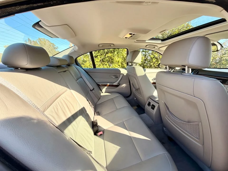 2009 BMW E90 3 Series Sedan - Image 7 of 10