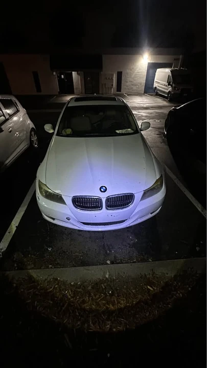 2009 BMW E90 3 Series Sedan - Image 9 of 10